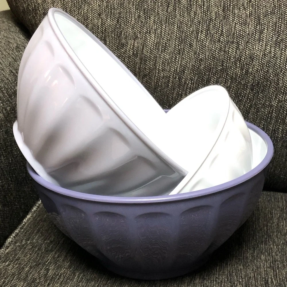NWT Brookstone Set of 3 Mixing Bowls